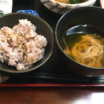 里山カフェ 里千歩 - 玄米入り十六穀米ごはんと煮麺