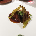 Vel  ROsier - 1704_Vel ROsier_メイン②(肉) 雪姫ポーク 焼腸 新じゃが 春キャベツ 木耳 甜麺醤