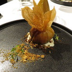 Vel  ROsier - 1704_Vel ROsier_前菜④春捲 筍 新牛蒡 豆鼓 フロマージュブラン_筍狩りをイメージした一品