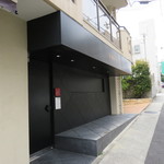 Vel  ROsier - 1704_Vel ROsier_異彩を放つ外観