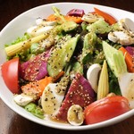 Surprisingly crunchy salad with special sesame dressing
