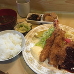 Kihachi - ミックスフライ定食800円