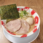 辛味噌豚骨謹製味玉ラーメン