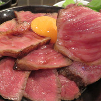 アカミヤコウシ - お肉はペラペラではなく、厚めスライスです。