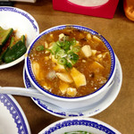 龍華 - ミニ麻婆豆腐(+¥170)
      ミニとは言うが、器一杯に盛られて量はけっこうしっかりある。味やとろみのつき方が日によって安定していないところがあり、今日はやや固過ぎてハズレの日だった。