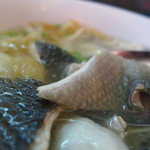 國華街肉燥飯 - これが台南名産のサバヒー。脂の乗った皮目が旨い！