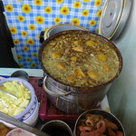 國華街肉燥飯 - 魯肉の鍋。長年の継ぎ足しなのでしょう。