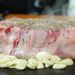 大木屋 - 肉のエアーズロック・リブロースステーキ