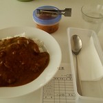 カレーヤ - サービスカレー(チキンカツカレー 辛口) \650