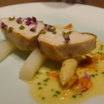 ラチュレ - 桜鯛のポアレ　ホワイトアスパラガス