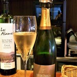 なかむら屋 - ジョリードトレビュイ　シャンパーニュ　グラス￥１０００