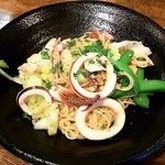 なかむら屋 - 春キャベツとスナップエンドウとヤリイカのスパゲティ 　￥１２００