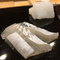 日本橋蛎殻町 すぎた - 熊本の障泥烏賊は生姜醤油で、富津真子鰈は山葵醬油で