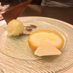 ビストロ・ポンドリゼール - ゆずの香り とろとろブランマンジェとアイス添え