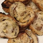 パン・ド・カンパーニュ - ごまとチーズのパンを買って、トースト&バターon☆