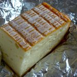 フランス人の店　ボー・スィエル - ＜2011.1＞店頭で売っていたチーズ　ランゴドール870円（669円/100g）