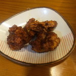 ちゃんぽん ならここ - セットのから揚げ　出来立て、一個食べた後