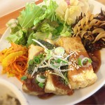 晴れ屋 - 厚揚げの甘辛ピーナツだれ