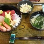 海鮮丼