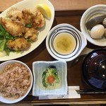 出汁と信州ごはん 佐久屋本店 - 福味鶏の唐揚げ御膳（おでん、小鉢、みそ汁、五郎兵衛米付）￥1,500（税抜）