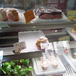 だんらん食堂 - ショーケース（詰めてる最中なんで出してる）