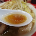 ラーメン二郎  - スープ