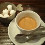 ラ・トォルトゥーガ - しっかりと深みや苦味のあるエスプレッソ