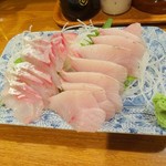 釣り仲間 - ブリと黒ダイの刺身