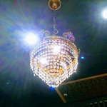 旬熟成hakko - 内観
      天井照明
      シャンデリア