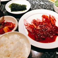 草の家 赤坂店 - 韓国のり・カクテキ・キムチも付きます。