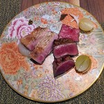旬熟成hakko - メイン
      発酵熟成肉
      ２種
      上赤身
      部位不明
      豚ロース
      その他