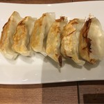 羽根つき焼小籠包 鼎’s(Din’s) 名古屋パルコ店 - 鼎’s餃子　もっと熱々なら文句なくおいしいのに…　2017/03/16