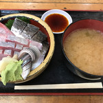 タカマル鮮魚店  - ブルーフラッシュ丼 ¥1,000