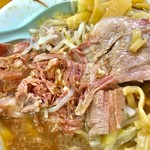 らーめん つの旨 - 「豚」はたっぷり入っています【料理】 