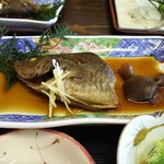 どうらく - 刺身定食に付いてる煮付け・甘鯛とイサキと選べました。イサキをチョイス！