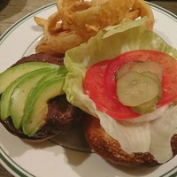 ウルフギャング・ステーキハウス 丸の内店 - クラシックバーガー、アボガドトッピング