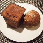 レストラン バカール - ブリオッシュと浜名湖岩のりのパン