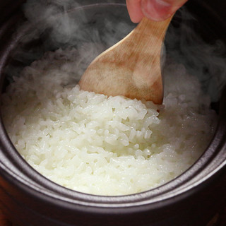 The rice is sweet. Pesticide-free Koshihikari from Fukui cooked in a clay pot