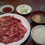 焼肉　くろべえ - カルビ食べ放題ランチ　１２８０円