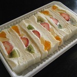 珈琲 冨士男 - フルーツサンド（テイクアウト）