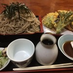 奥信州 - 野菜天ぷらそばの「少なめ」です。
