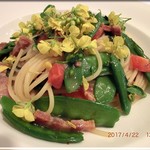 アルティジャーノ - 自家製ベーコンと自家菜園野菜のオリーブオイルソースのスパゲティーニ