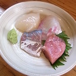 刺身　ホタテ・マグロ・鯵・鯛