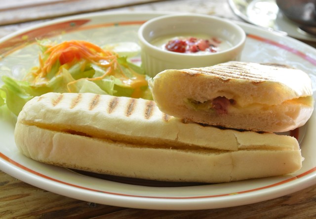 AYERS ROCK CAFE &amp; Daddy Donut photo 3