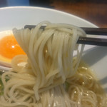 町田汁場 しおらーめん進化 - 麺