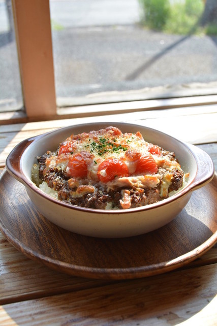 AYERS ROCK CAFE & Daddy Donut
