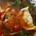 満州ニラら～めんの店 さかえや - 満州ニラギョウザラーメン（中・アップ）