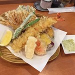 讃岐のおうどん 花は咲く - 170415海老と野菜の天麩羅盛り合わせ1000円