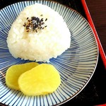 手打蕎麦 きふね - おにぎりとたくあん
