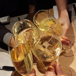 グリシーヌ - 乾杯